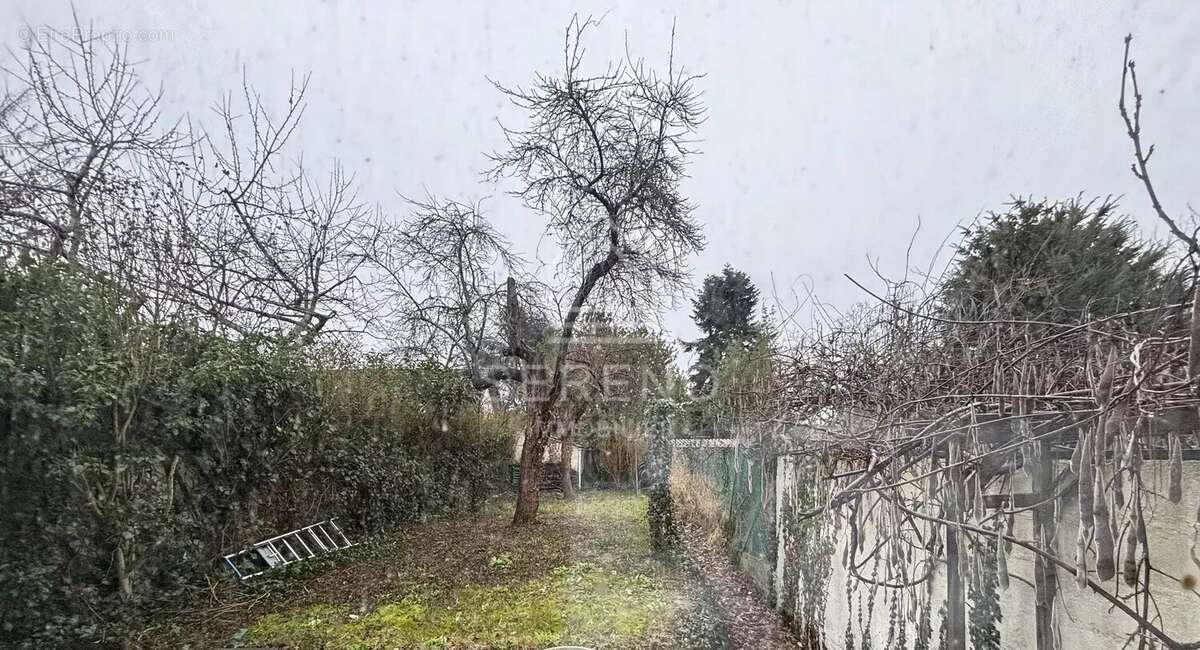 Maison à CHAMPS-SUR-MARNE