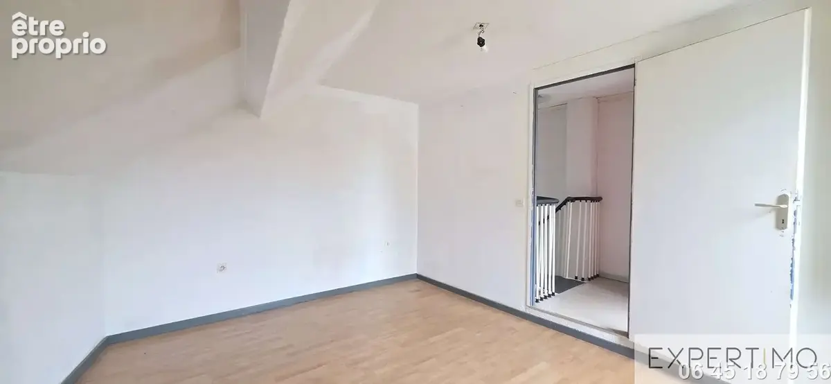 Maison  avec deux appartements, jardins et garage - photo 7