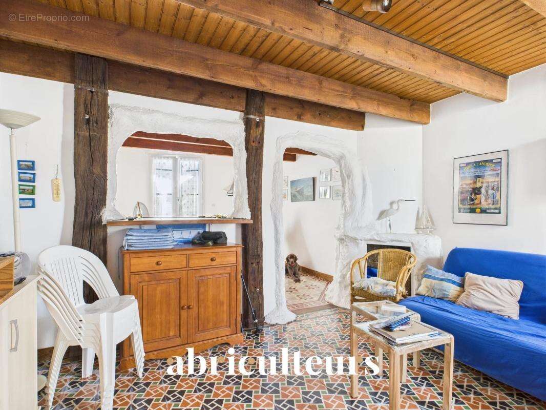 Maison avec grand terrain et dans le centre ville en vente à La Barre-de-Monts (85550) - photo 7