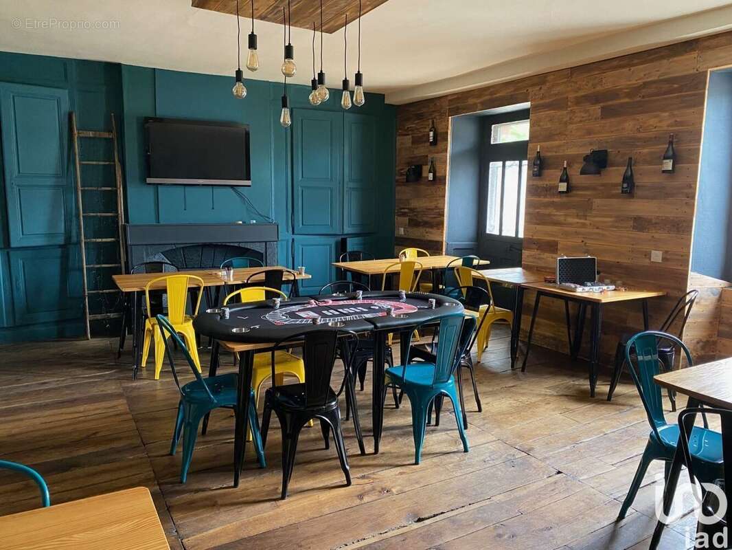 Photo 4 - Commerce à SEILHAC