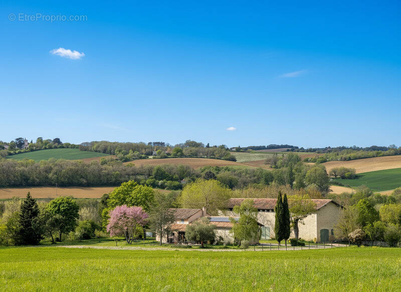 Maison à CASTERA-LECTOUROIS