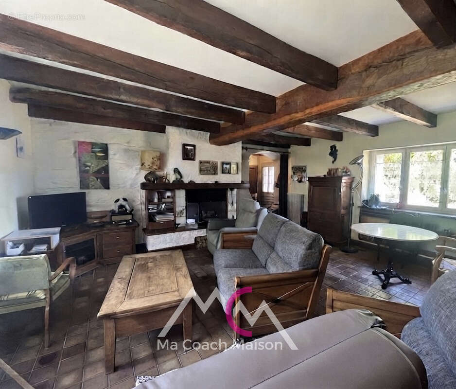 PONTCHATEAU en village, maison avec beaux volumes - photo 3