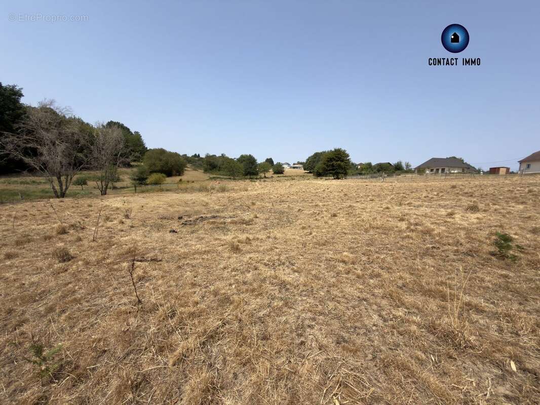 Terrain 2500 m² à Saint-Bonnet-L'enfantier  - photo 3