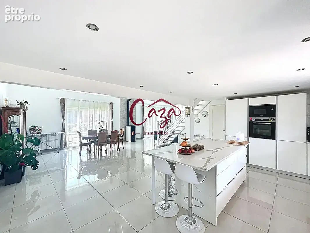 Maison de PLAIN PIED de 150 M2 RENOVEE - Secteur Camblanes / 1146 m2 de terrain arboré - photo 6