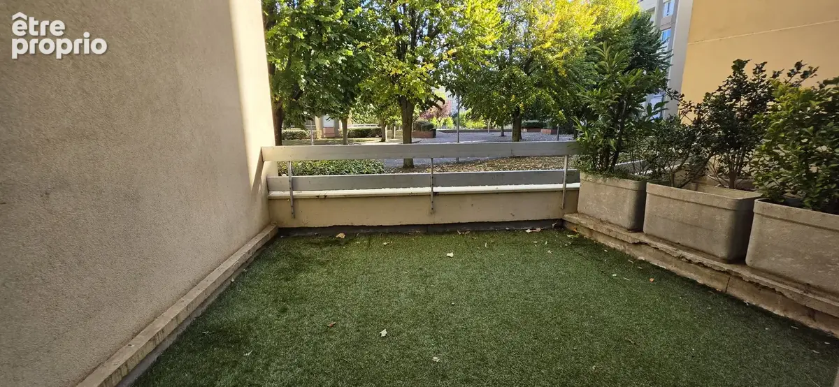 Appartement de 4 pièces avec terrasse, loggia et box ! - photo 8