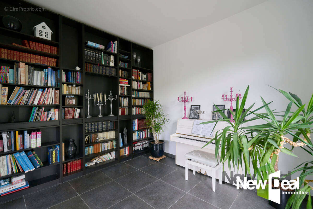 Maison Bourgeoise  4/5 chambres 360 M2 + STUDIO 32 M2 ROSULT - photo 6
