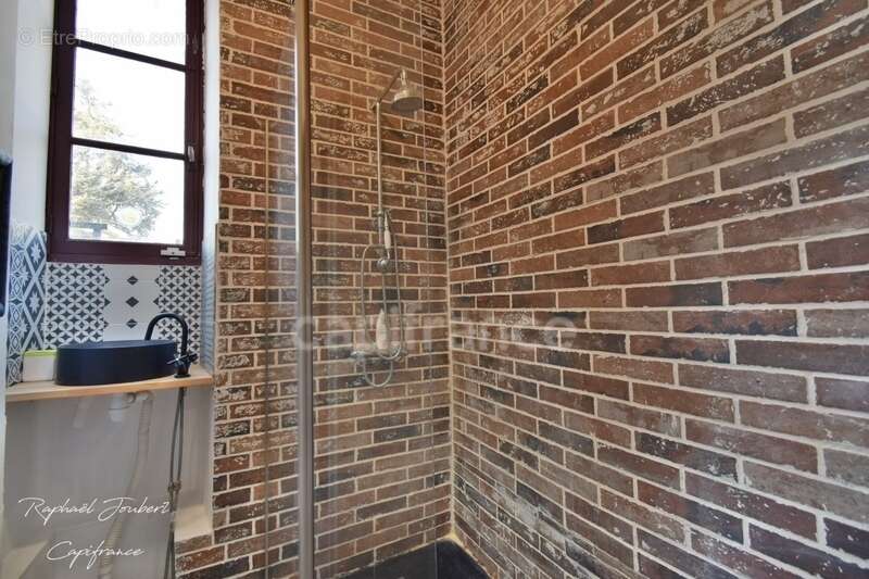 Maison à MONCE-EN-BELIN