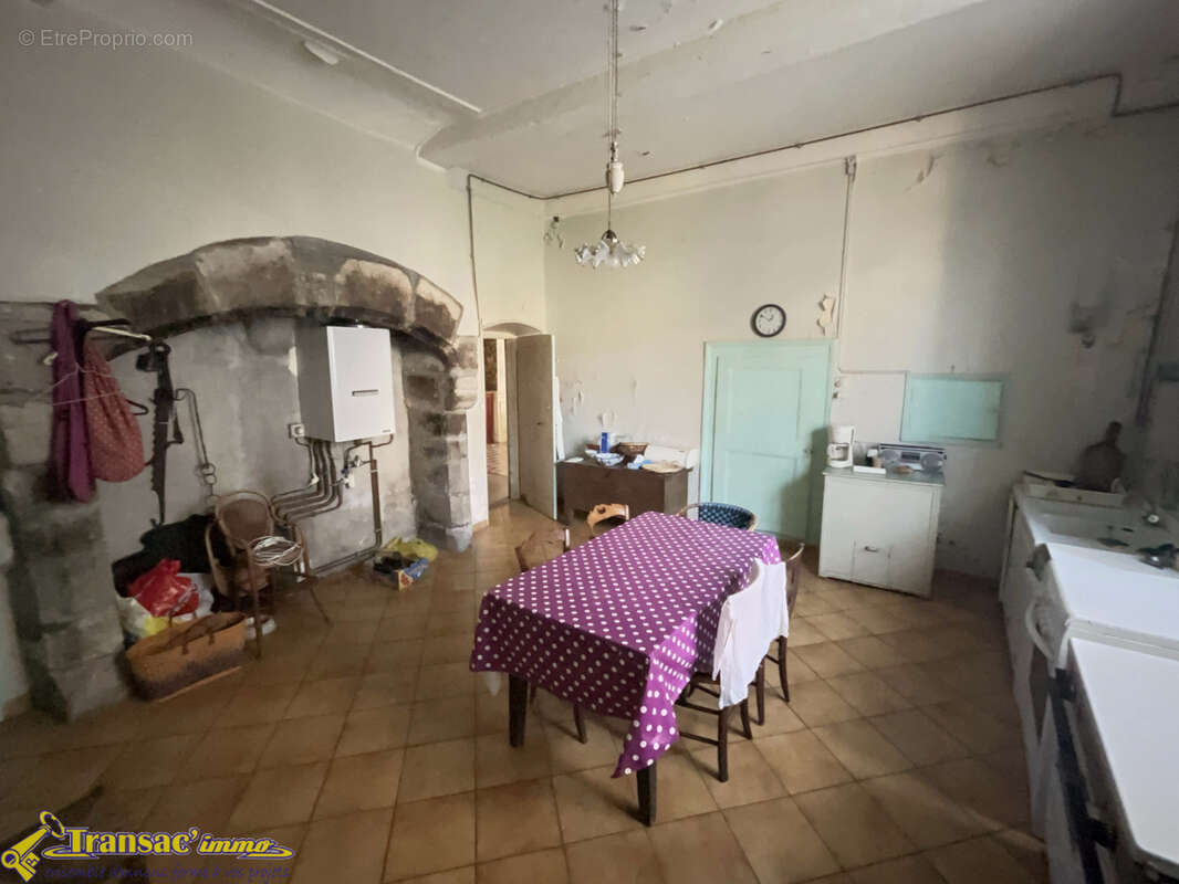 Grande maison de caractère au cœur de Courpière - photo 8
