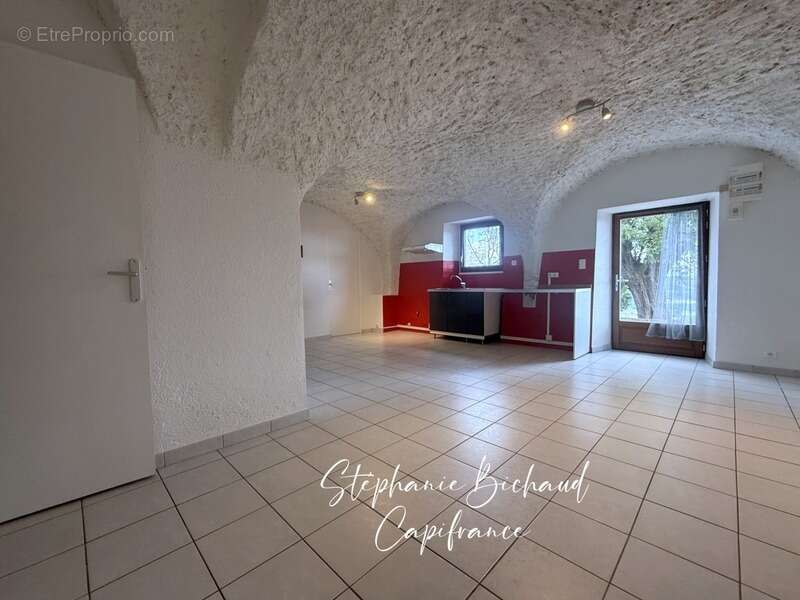 Appartement à vendre 2/3 pièces LA ROCHETTE (05) jardin garage - photo 3