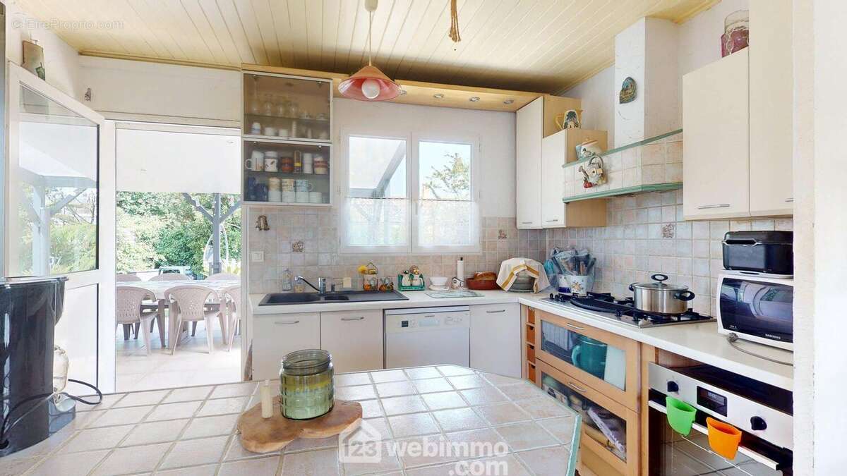 Cuisine - Maison à SAINT-VINCENT-SUR-JARD