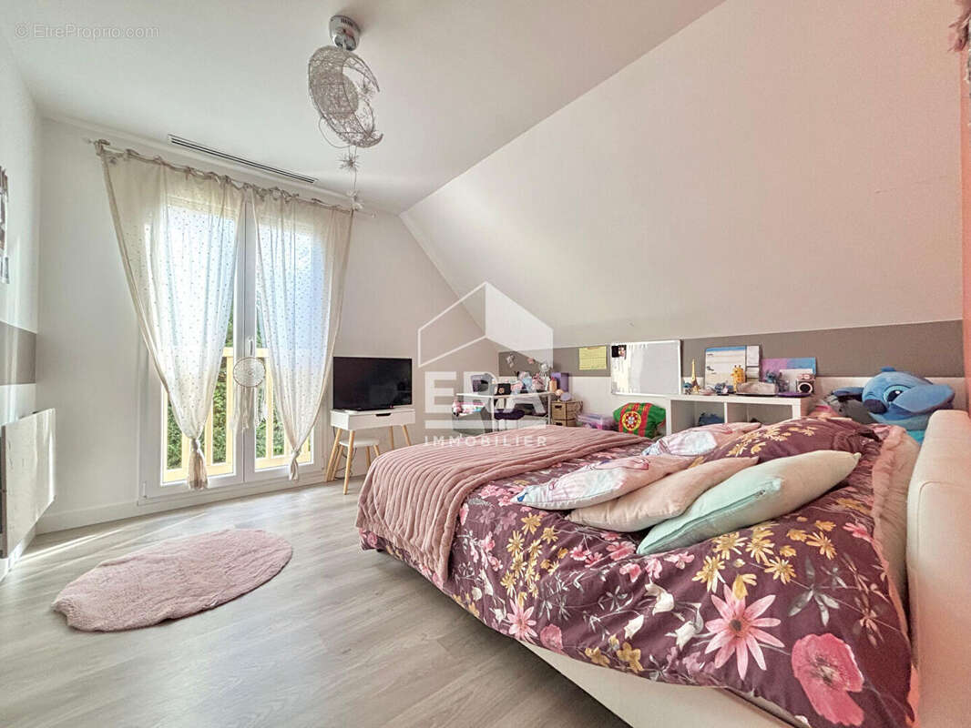 Maison à LA QUEUE-EN-BRIE