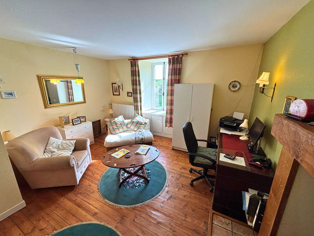 Maison à SAINT-LAURENT-DE-CUVES