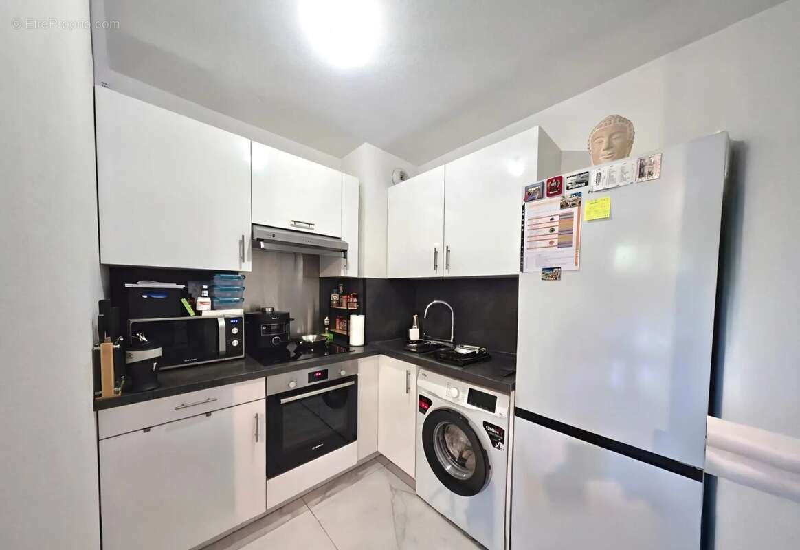 Appartement à CARROS