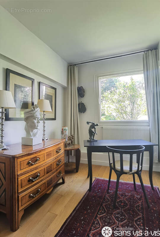 Appartement à SURESNES