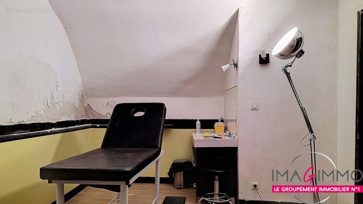 Commerce à COURNONTERRAL