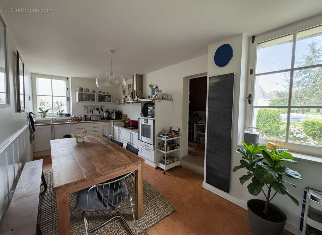 Maison à SAINT-CYR-SUR-LOIRE