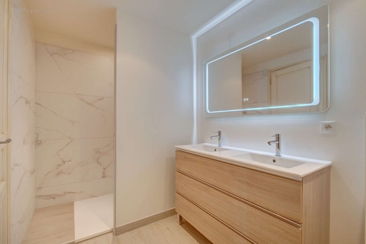 Appartement à LA MOTTE