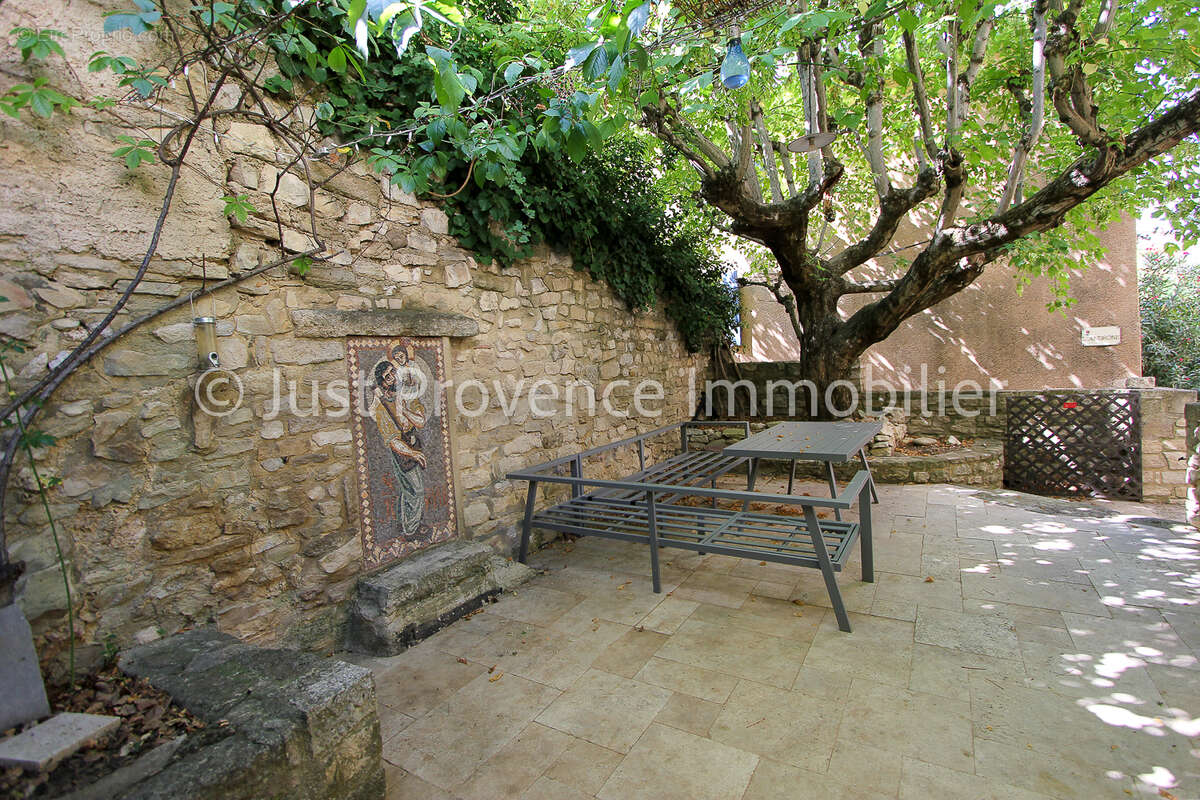 Maison à LE BARROUX