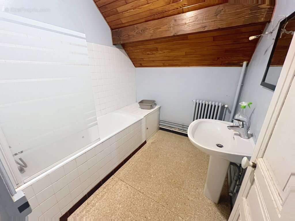 Maison à ETANG-SUR-ARROUX