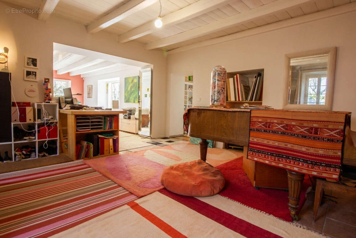 Propriété de caractère avec maison d'amis, piscine et dépendances   Un véritable art de vivre - photo 11