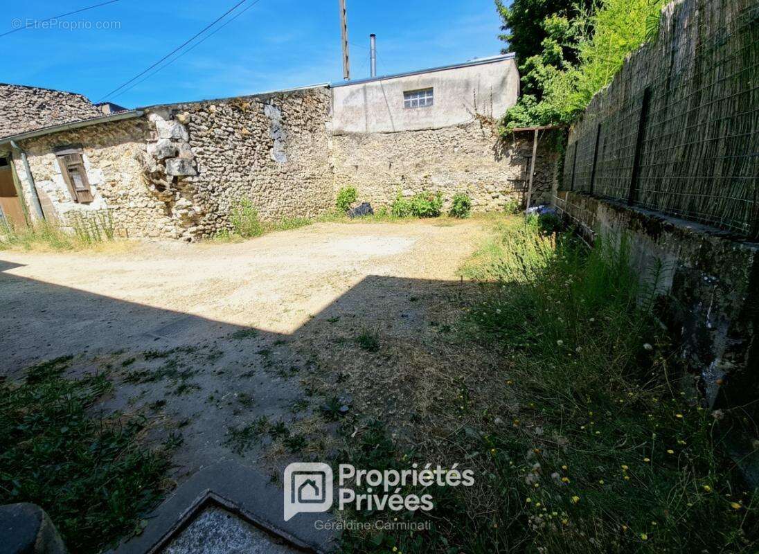 A VENDRE EN EXCLUSIVITÉ 37230 Fondettes, Maison de ville / Appartement 135m², 4/5 chambres, Cour fermée sécurisée, Stationnement - photo 14