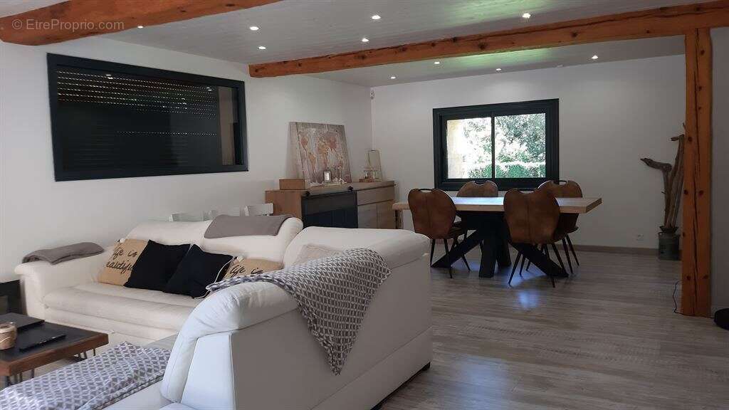 Maison à EAUX-BONNES