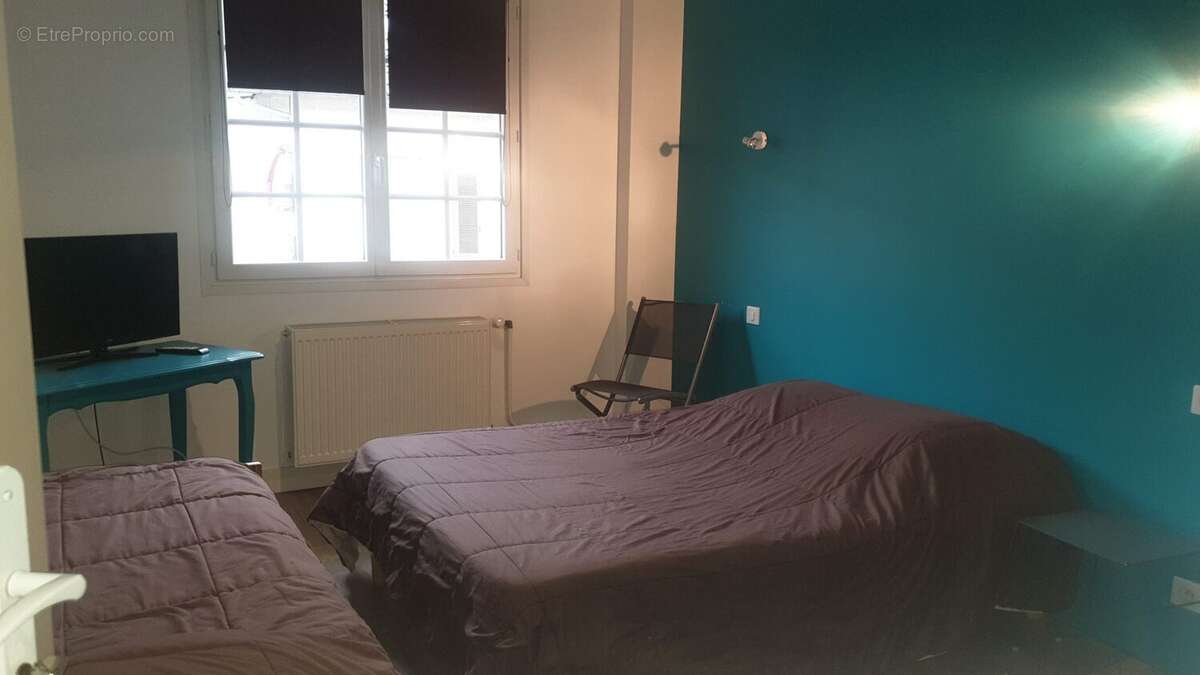 Commerce à BUJALEUF