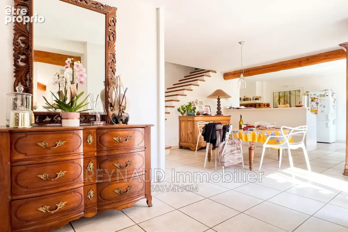 Maison 7 pièces 192 m² à vendre à Clermont-L'herault (34800) - photo 2