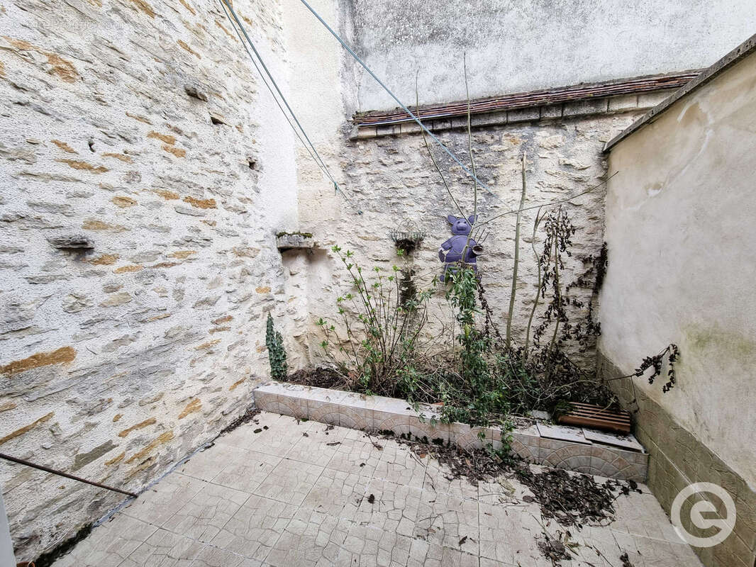 Maison à L'ISLE-SUR-SEREIN