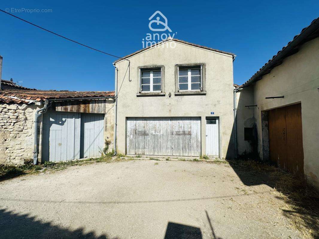 Maison à CHATEAUNEUF-SUR-CHARENTE