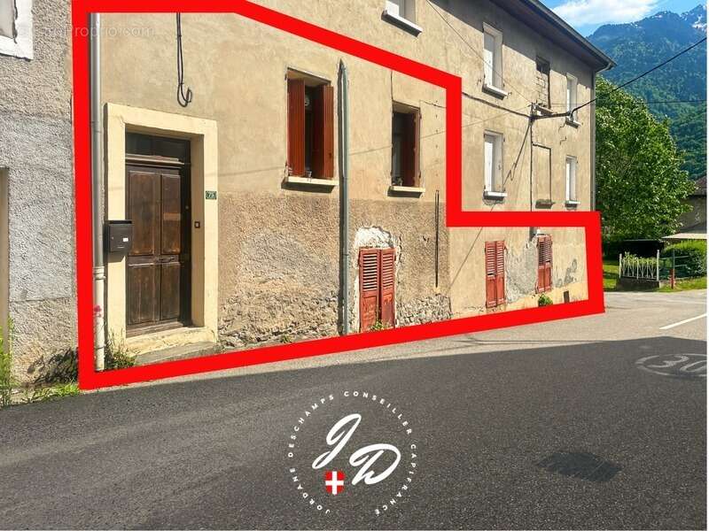 Appartement à SAINT-REMY-DE-MAURIENNE