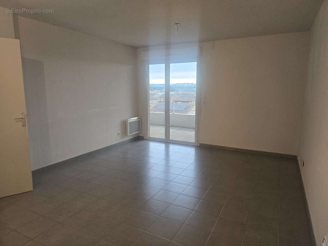 Appartement à SAINT-MARTIN-DE-CRAU