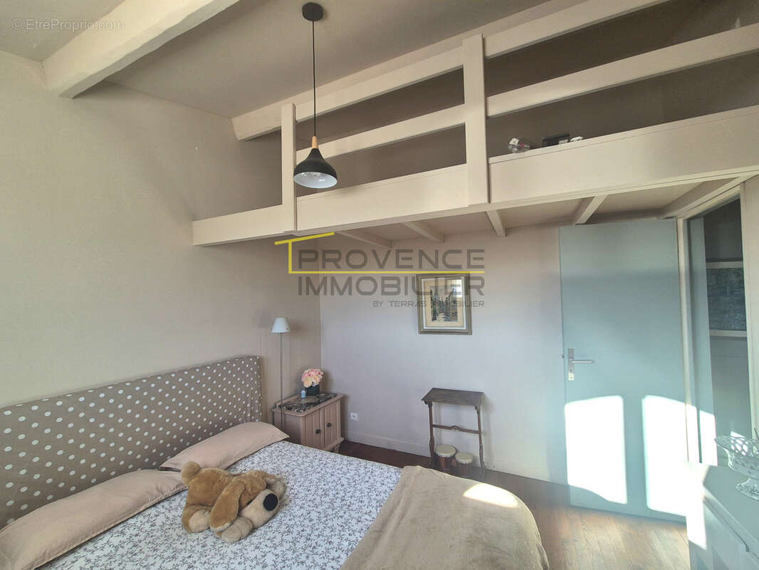 Maison à MONTELIMAR