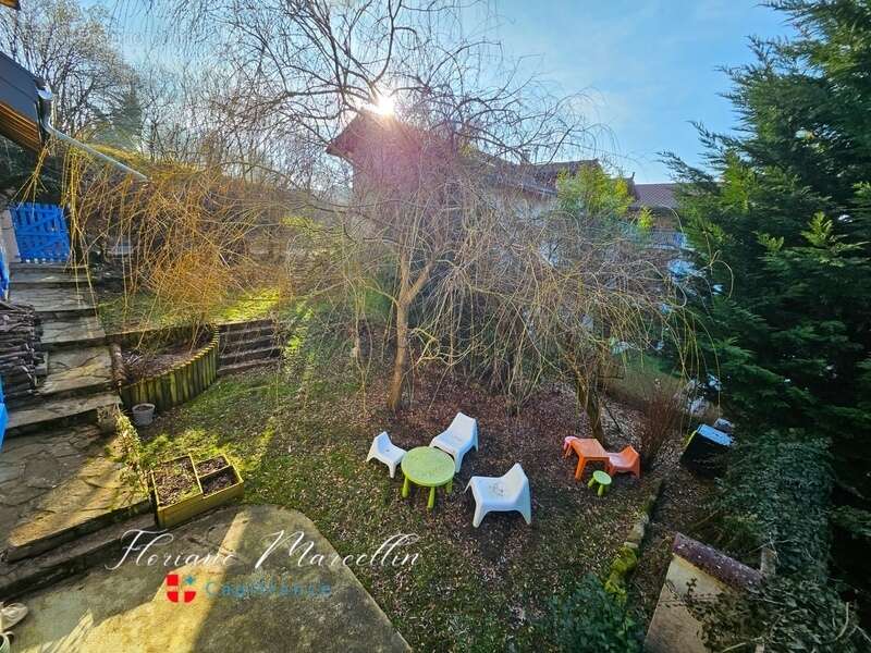 Appartement à PERS-JUSSY