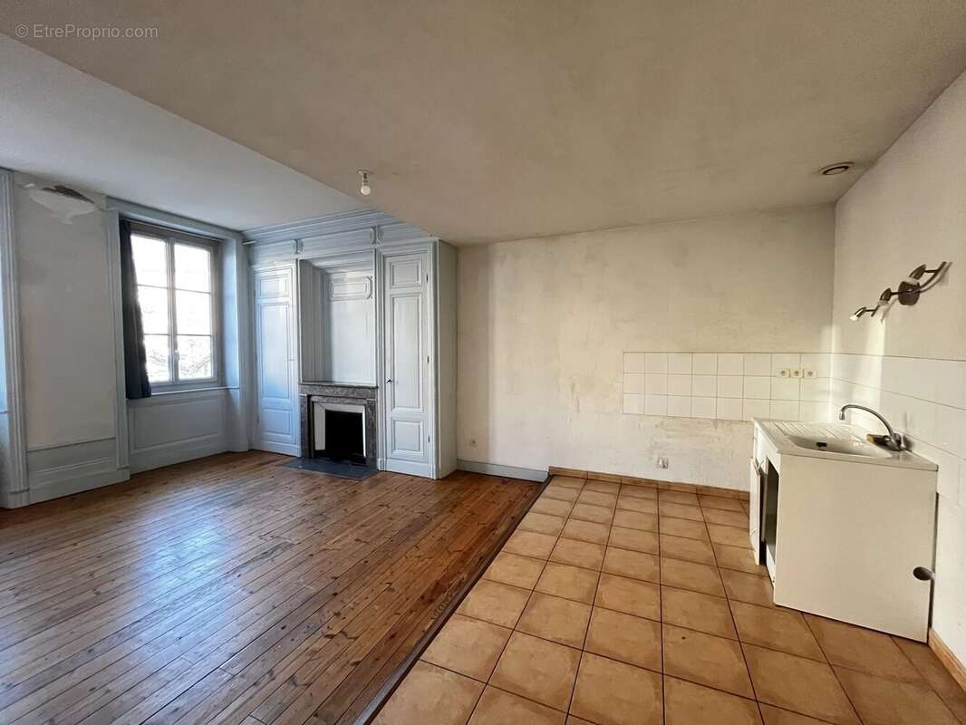 Appartement à JUJURIEUX