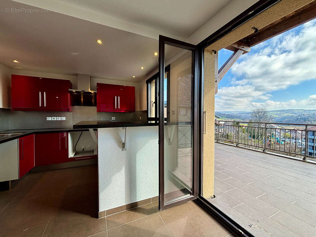 Appartement à ALLONZIER-LA-CAILLE