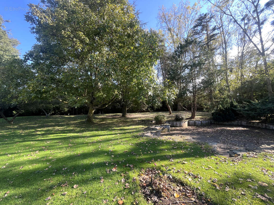 Maison à VAUX-SUR-AURE