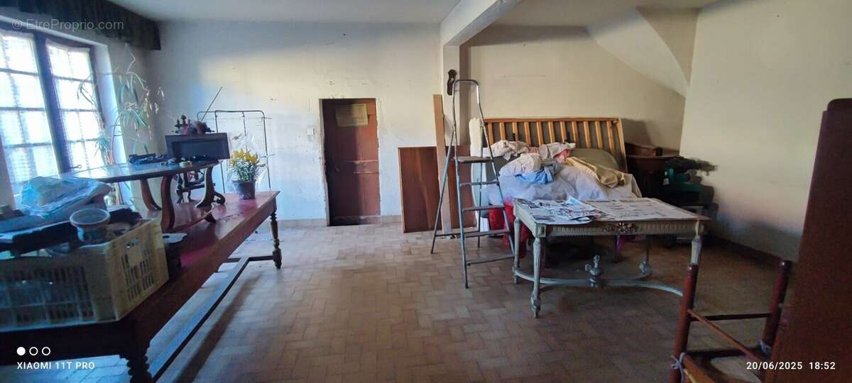 Maison à SAINT-JULIEN-SUR-REYSSOUZE