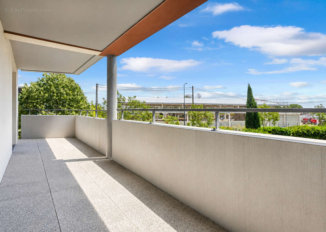 En exclusivité ! Appartement T3 de 68 m2 situé au 1er étage, dans le quartier recherché de Croix-Daurade. - photo 2