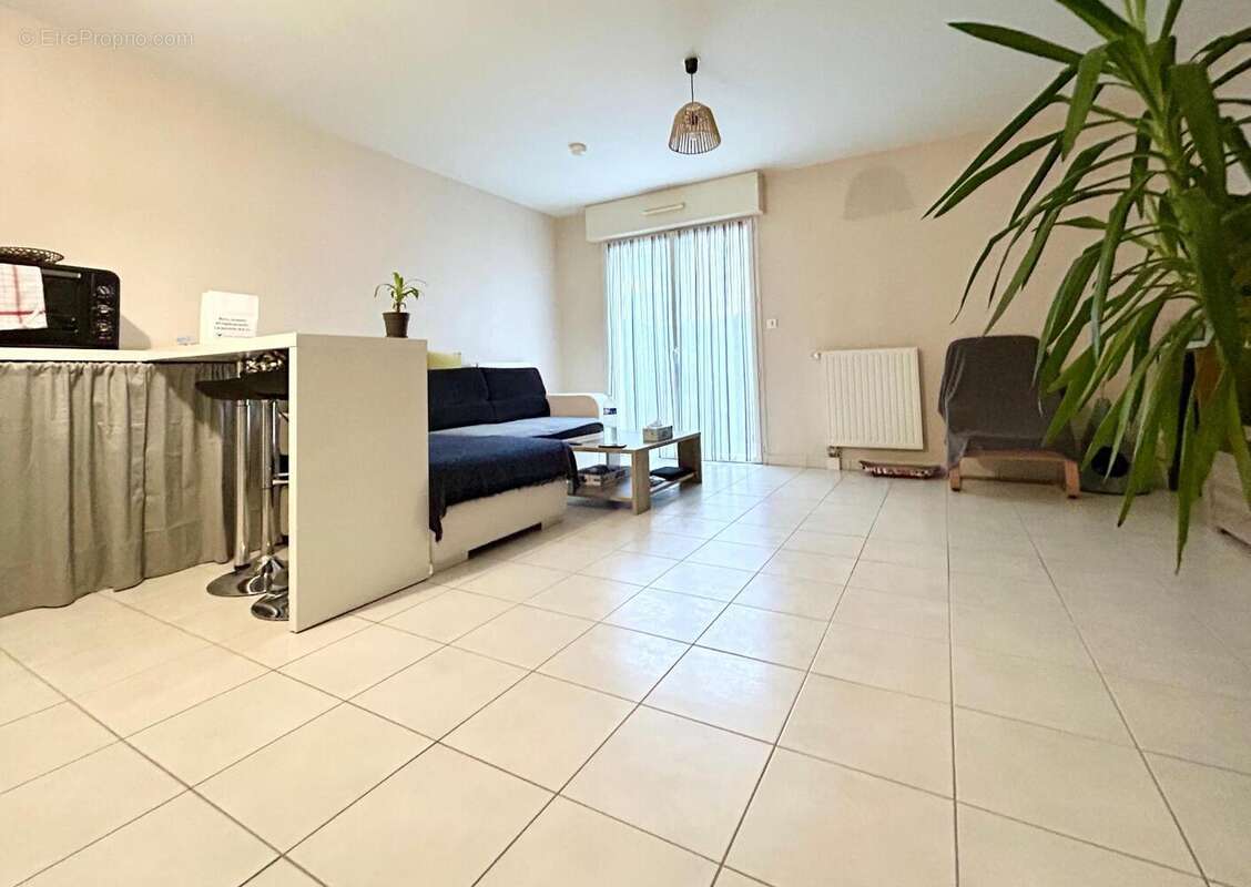   - Appartement à AVRILLE