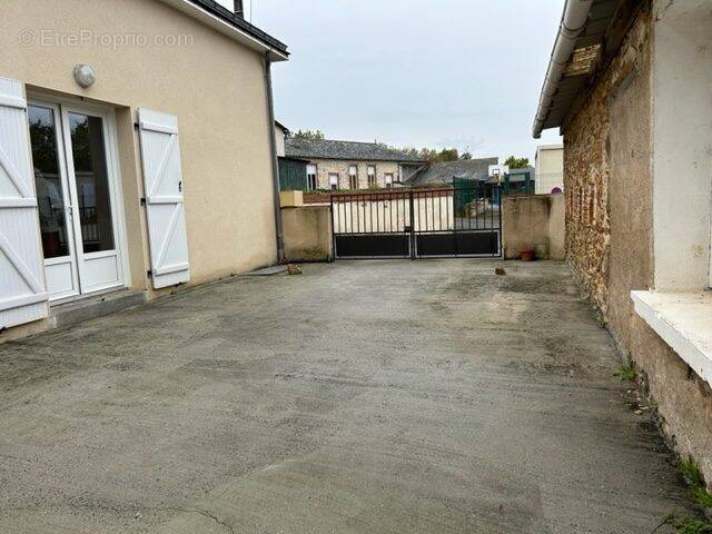 Appartement à LA POUEZE