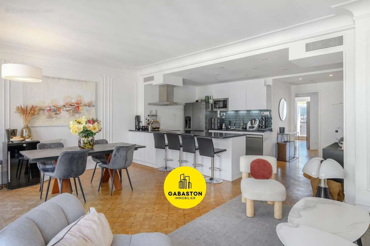 Appartement 91 m² à Marseille-8e  - photo 2