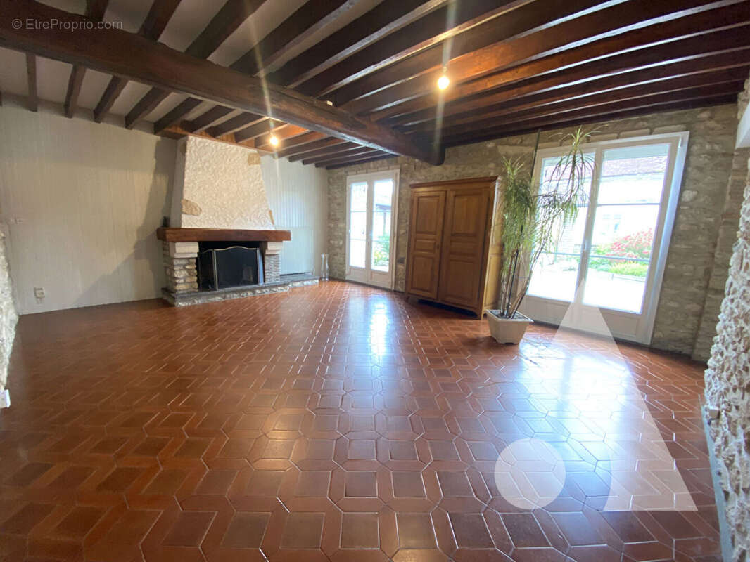 Maison à CREPY-EN-VALOIS