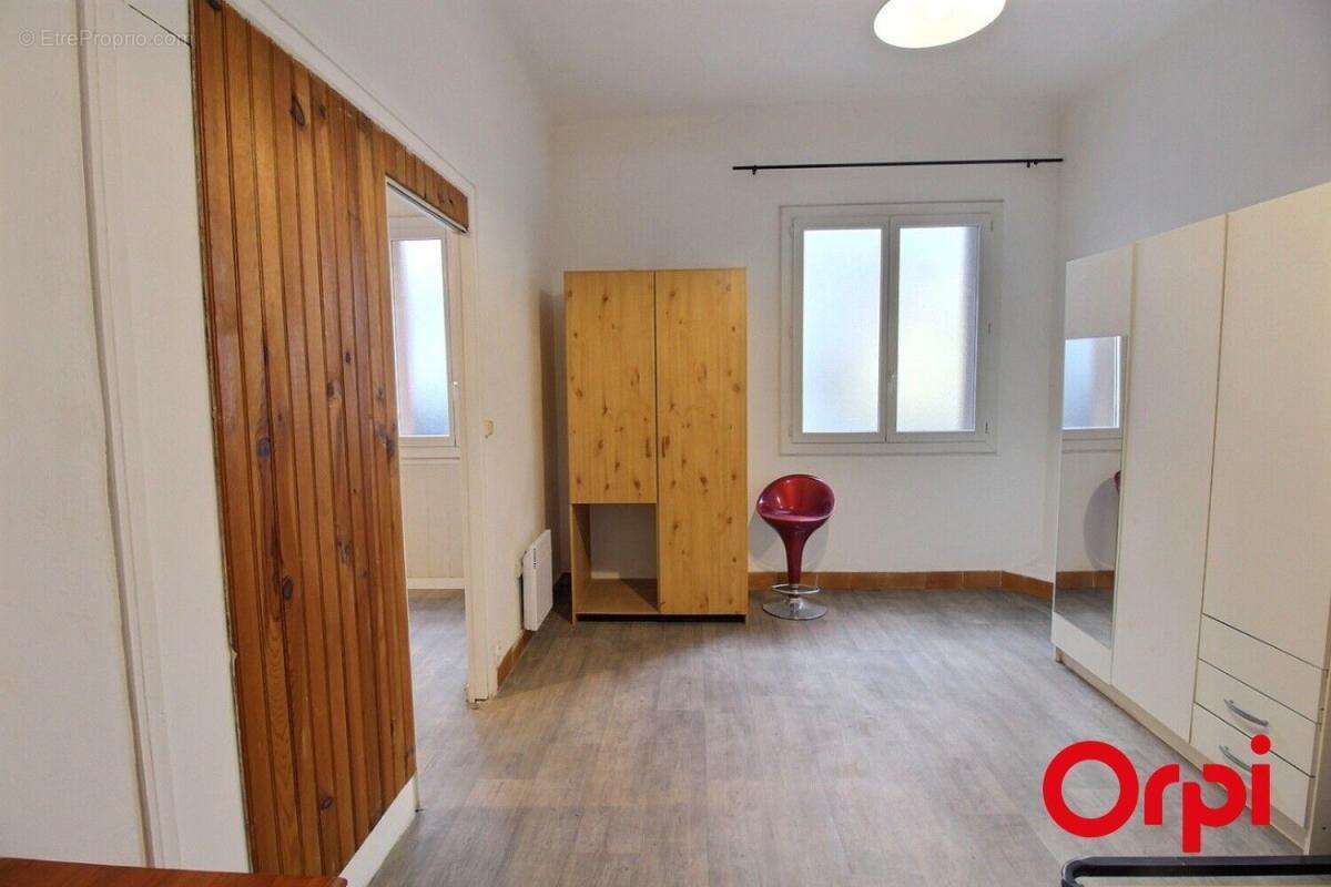 Appartement à MARSEILLE-5E