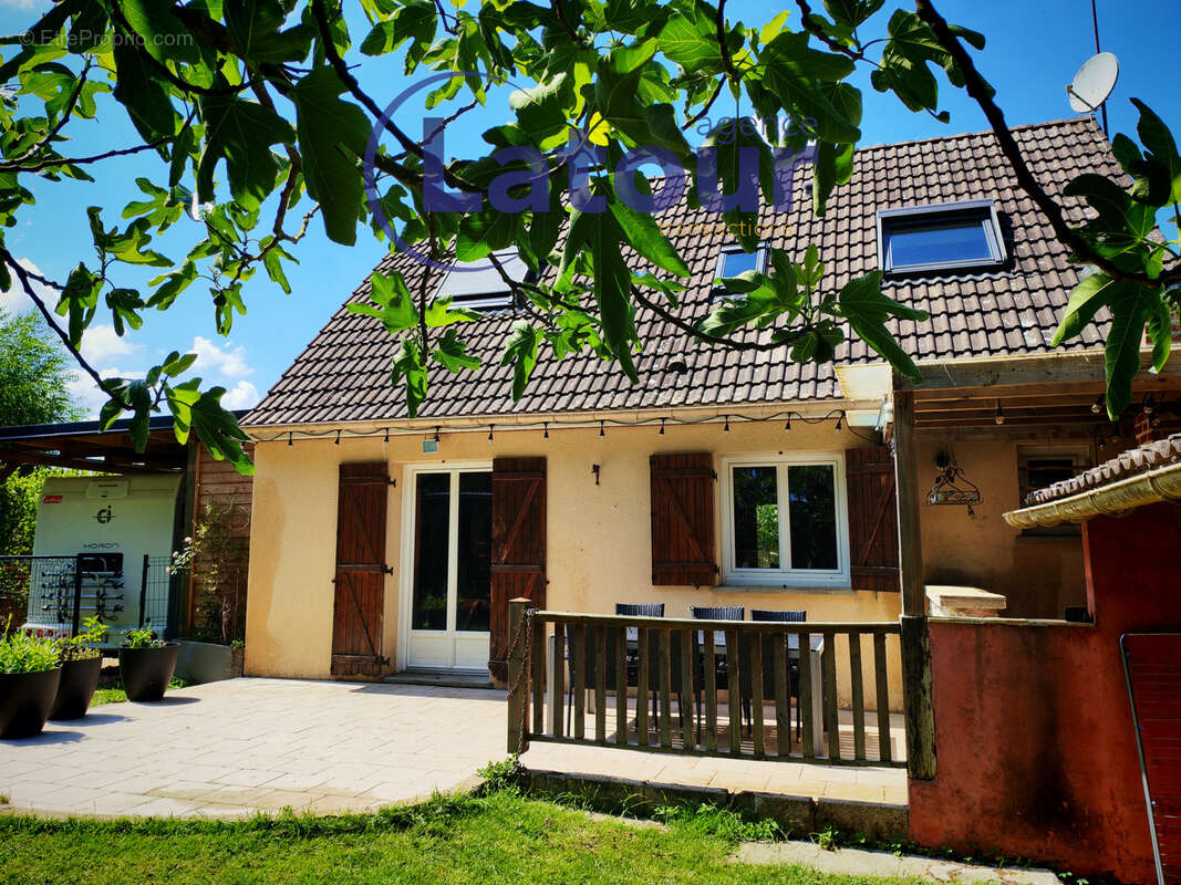 Maison à OULINS