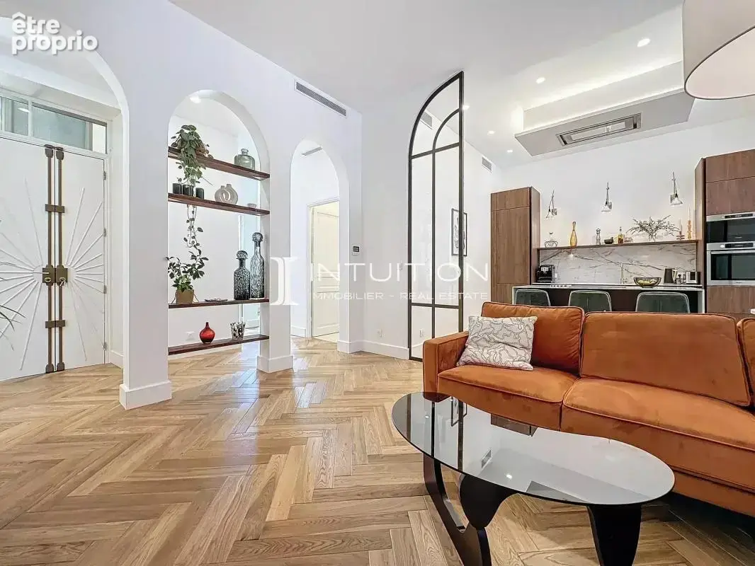 Antibes - Centre : Vaste appartement bourgeois avec terrasse - photo 4