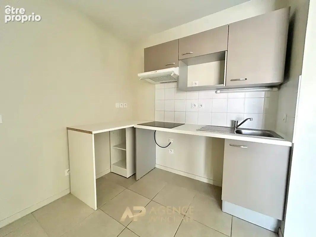 La Rochelle - La Pallice - Appartement T3 de 62 m² avec terrasse, ascenseur et parking - photo 7