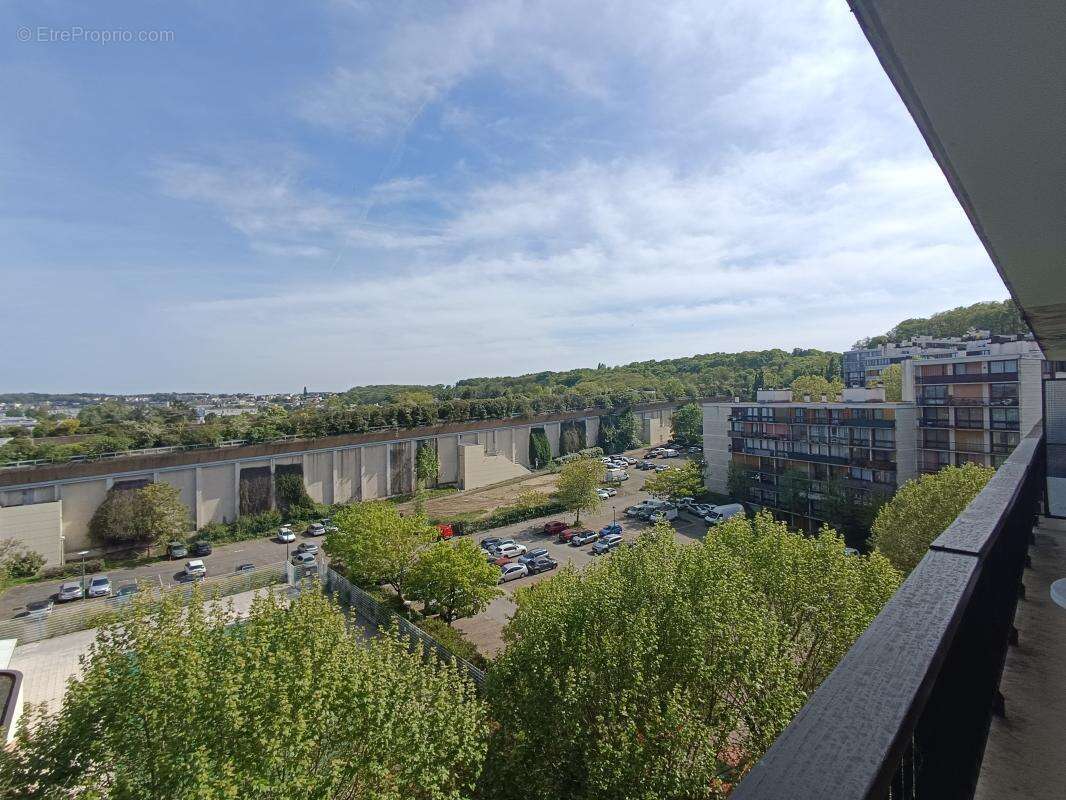 Appartement à FONTENAY-LE-FLEURY