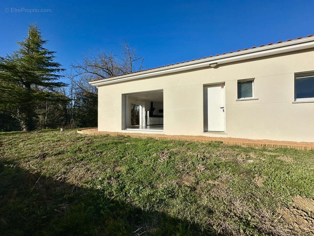 Commerce à MONTASTRUC-LA-CONSEILLERE