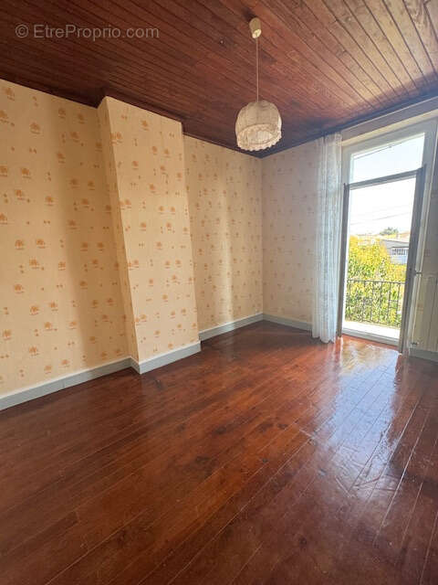 Maison T5 de 125 m2 avec jardin et atelier - photo 17